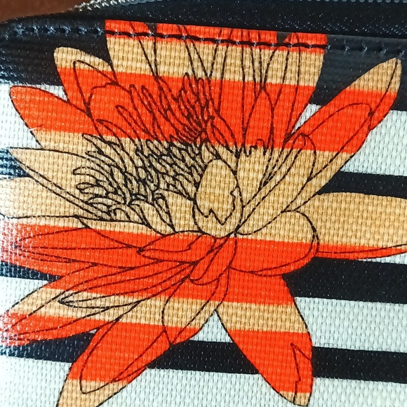 2 items! Sakroots crossbody & wallet vibrant floral pattern pops - Picture 9 of 16